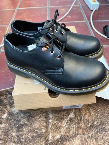Dr Martens Veterschoen 'Wanama' in Zwart Maat 40 unisex beschikbaar voor biedingen
