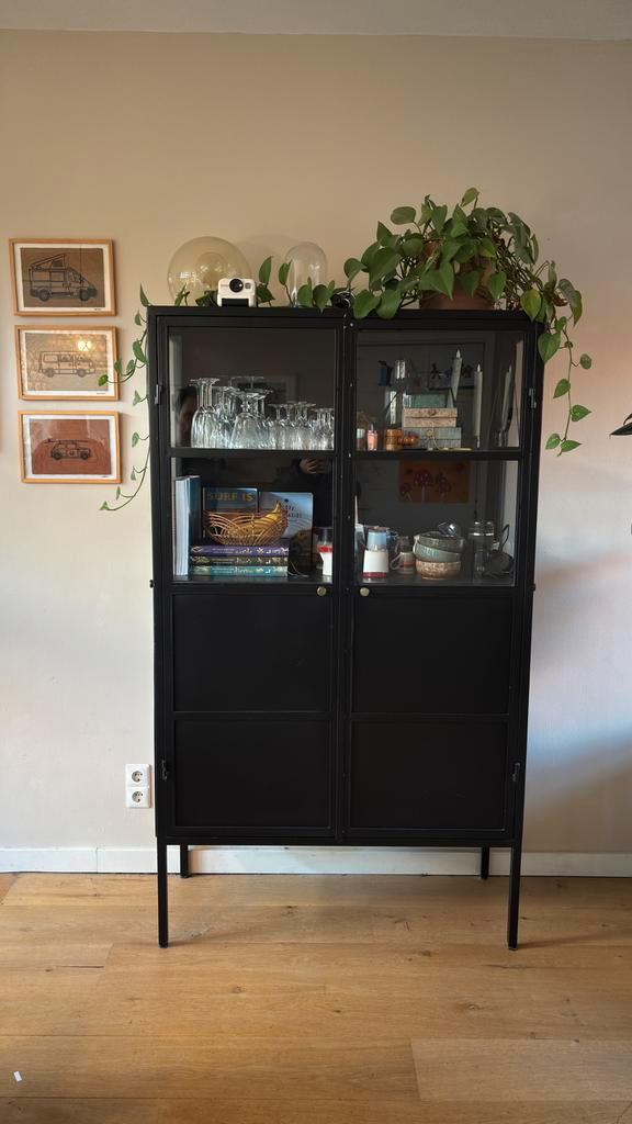 Stalen apothekerskast / vitrinekast met glazen deuren, Huis en Inrichting, Kasten | Buffetkasten, Gebruikt, 150 tot 200 cm, 100 tot 150 cm