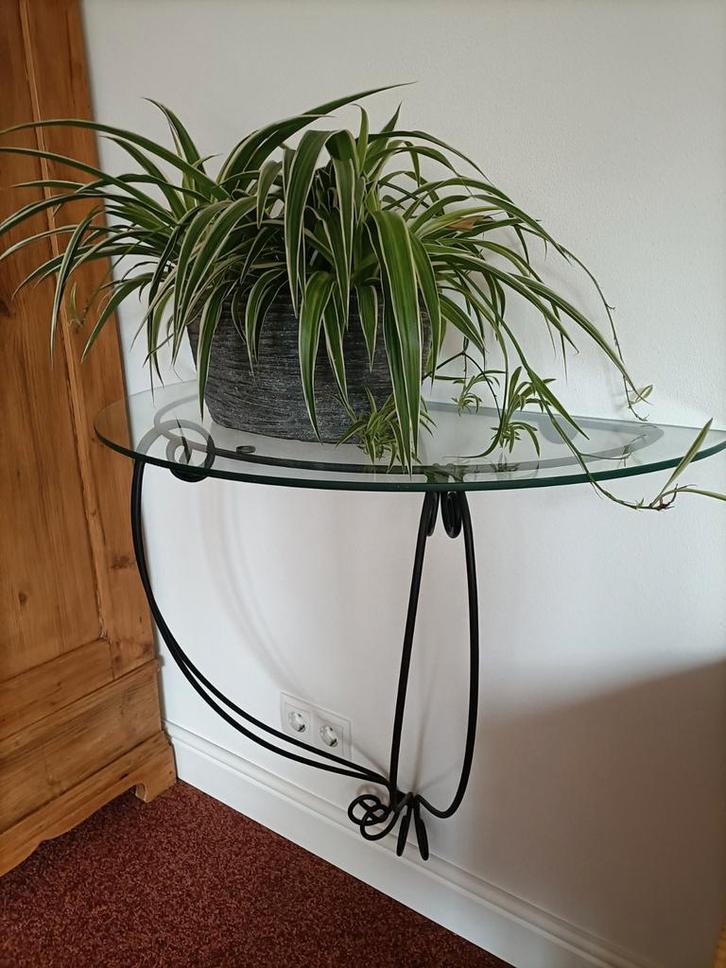 Glazen tafeltje met metalen frame, Huis en Inrichting, Tafels | Bijzettafels, Gebruikt, Ovaal, Minder dan 45 cm, Minder dan 55 cm