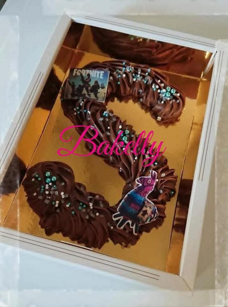 CHOCOLADE LETTERS!., Hobby en Vrije tijd, Taarten en Cupcakes maken, Nieuw, Versiering, Taarten of Cupcakes, Ophalen of Verzenden