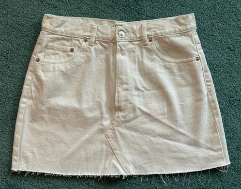 Pull & Bear witte spijkerrok jeans rok maat L, Kleding | Dames, Rokken, Nieuw, Maat 42/44 (L), Wit, Boven de knie, Ophalen of Verzenden