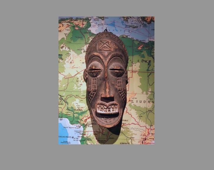 Traditioneel Chokwe masker Angola (170617-10), Antiek en Kunst, Kunst | Niet-Westerse kunst, Ophalen of Verzenden