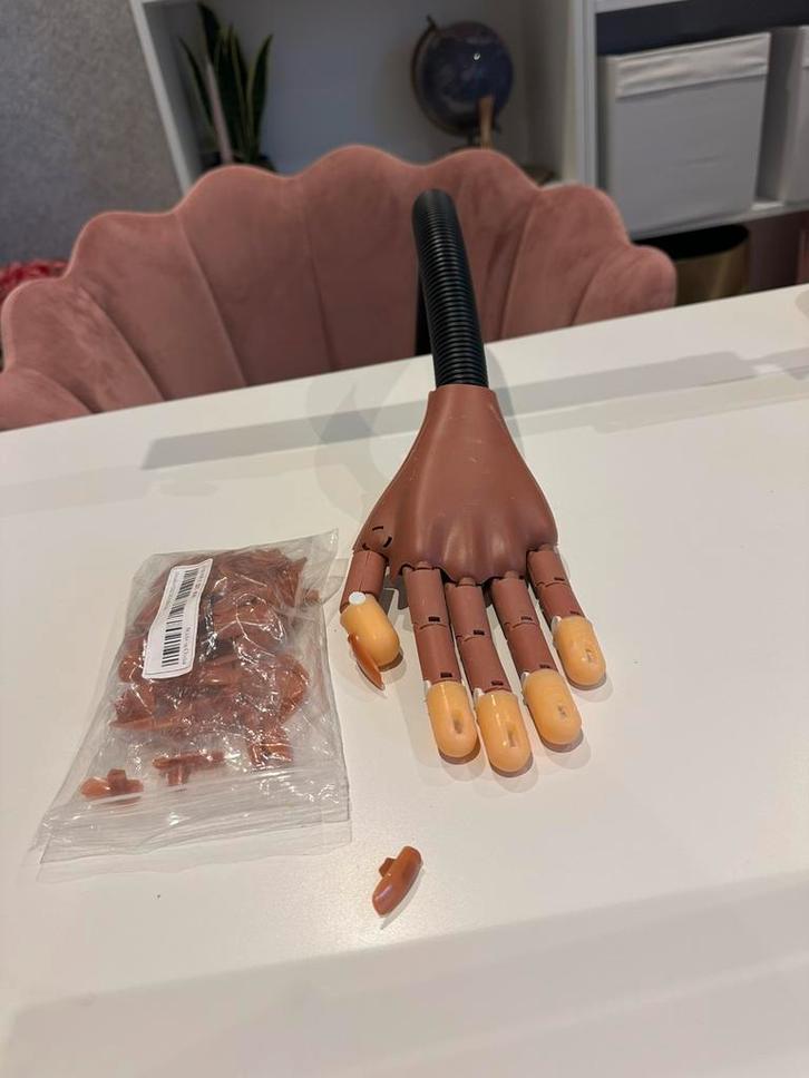 Oefenhand nagels nagelstyliste, Hobby en Vrije tijd, Cursusmateriaal, Gebruikt, Persoonlijke verzorging, Meerdere media, Ophalen of Verzenden