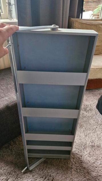 Spiegel make-up kastje beschikbaar voor biedingen