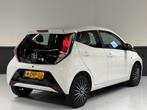 Toyota Aygo 1.0 VVT-i x-play Navi|Camera|Led!, Voorwielaandrijving, Euro 5, Stof, Gebruikt