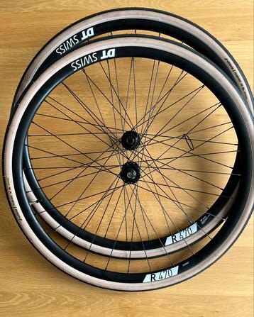 DT Swiss R470 wielset – Nieuw, incl. Vittoria Rubino banden beschikbaar voor biedingen