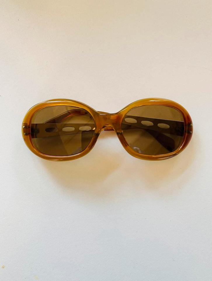 Vintage jaren 70 dames zonnebril, Sieraden, Tassen en Uiterlijk, Zonnebrillen en Brillen | Dames, Gebruikt, Zonnebril, Overige merken
