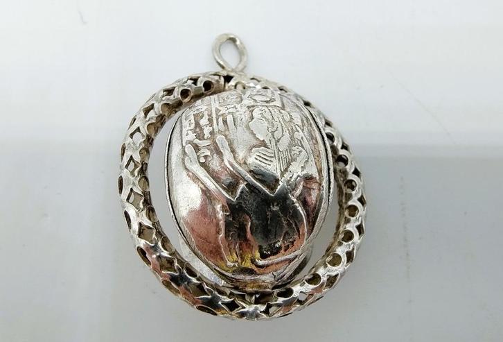 Zilveren hanger met Egyptische afbeelding, Sieraden, Tassen en Uiterlijk, Kettinghangers, Zo goed als nieuw, Zilver, Zilver, Overige voorstellingen