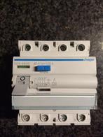 Aardlekschakelaar Hager CDS440G, 4-polig, 40A, 30 mA, Doe-het-zelf en Verbouw, Elektra en Kabels, Ophalen of Verzenden, Zo goed als nieuw