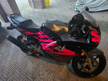 Honda CBR 600F 1991 te koop! 35097 km stand beschikbaar voor biedingen