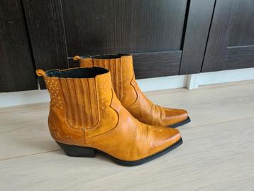 Lanzamani boots laarsjes 37 geel bruin zilver hakje beschikbaar voor biedingen
