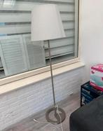 Vloerlamp ikea in hoogte verstelbaar, Huis en Inrichting, Lampen | Vloerlampen, Ophalen, Zo goed als nieuw