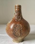 Baardmankruik met medaillon , 17e eeuws, Verzenden