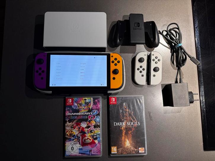 Nintendo Switch OLED - zo goed als nieuw, Spelcomputers en Games, Games | Nintendo Switch, Zo goed als nieuw, Overige genres, 3 spelers of meer
