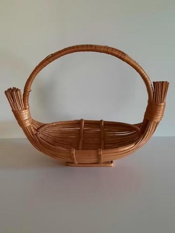 brocante Frans rieten hengselmandje - bootmandje beschikbaar voor biedingen
