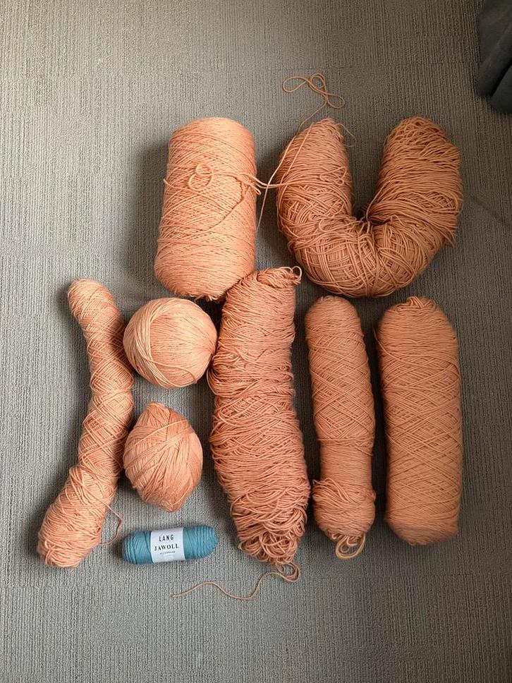 Acryl Wol - 4 kg - zalmroze, Hobby en Vrije tijd, Breien en Haken, Zo goed als nieuw, Breien of Haken, Wol of Garen, Ophalen of Verzenden