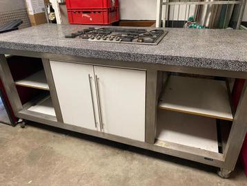 Granito kookeiland met 5-pits Gaggenau – RVS onderstel beschikbaar voor biedingen
