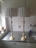 Twee ijzeren tafellampen met twee soorten kappen, Huis en Inrichting, Lampen | Lampenkappen, Ophalen of Verzenden, Zo goed als nieuw