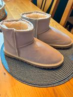 Uggs - Maat 38 (valt als maat 38), Beige, Lage of Enkellaarzen, Nieuw, Ophalen of Verzenden