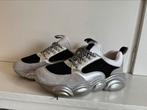 Moschino sneakers maat 38 / 39, Kleding | Dames, Grijs, Moschino, Ophalen of Verzenden, Sneakers of Gympen