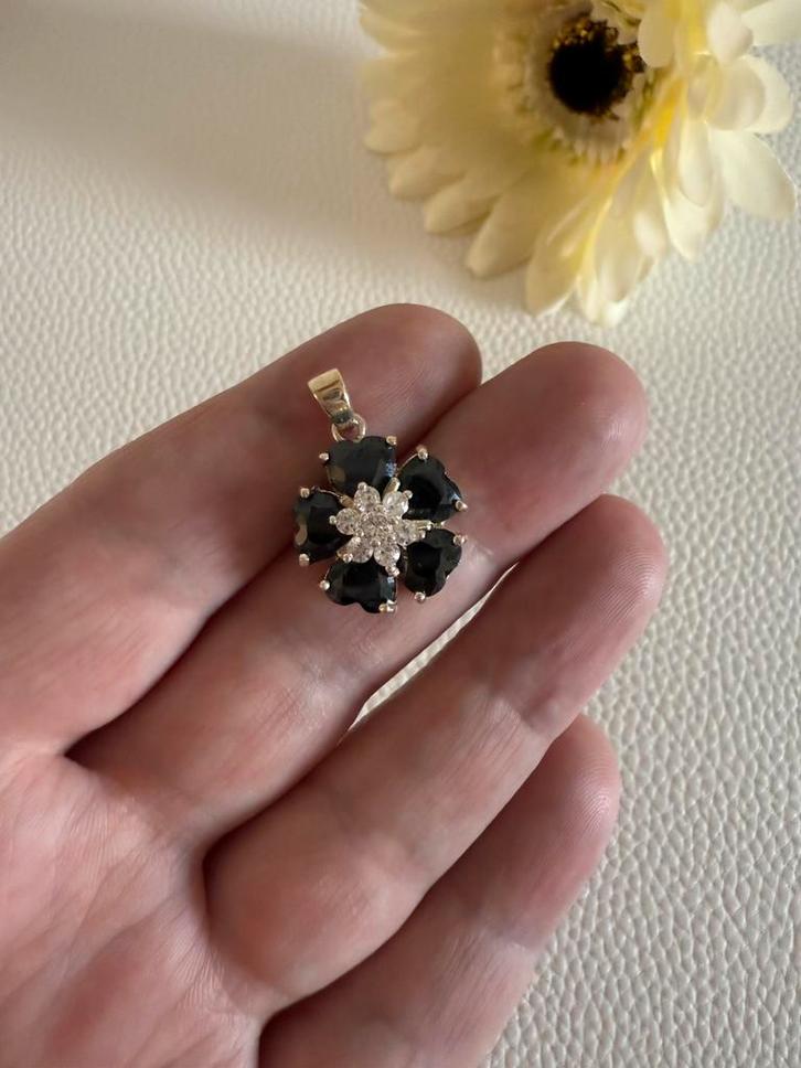 R025/Zilveren Onyx/kristal Bloem Hanger, Sieraden, Tassen en Uiterlijk, Kettinghangers, Gebruikt, Zilver, Zwart, Verzenden