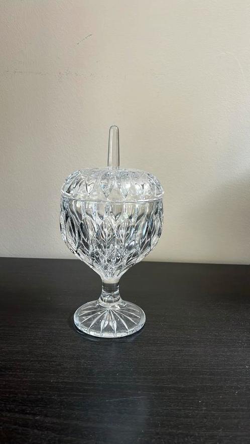 Bonbonnière op voet – zwaar glas, klassiek en elegant, Antiek en Kunst, Antiek | Glas en Kristal, Ophalen of Verzenden