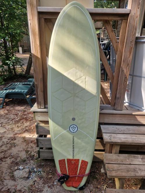 Venon 6'4, Watersport en Boten, Golfsurfen, Zo goed als nieuw, Shortboard, Met vinnen, Met draagtas, Met koord, Ophalen