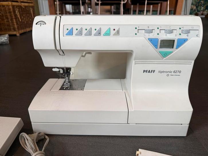 Pfaff Tiptronic 6270 naaimachine, Hobby en Vrije tijd, Naaimachines en Toebehoren, Zo goed als nieuw, Naaimachine, Pfaff, Ophalen of Verzenden