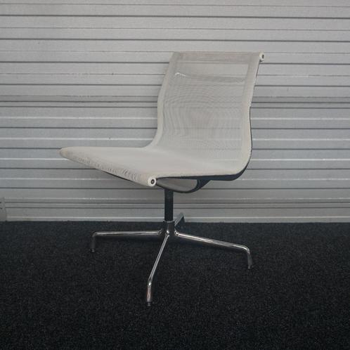 Vitra EA 106 Design Stoel | Vergaderstoel | Draaibaar  | Wit, Huis en Inrichting, Stoelen, Gebruikt, Vijf, Zes of meer stoelen