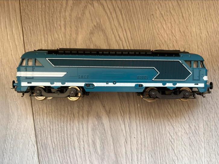 Elektrische trein met veel rails en accessoires, Hobby en Vrije tijd, Modeltreinen | H0, Gebruikt, Treinset, Gelijkstroom of Wisselstroom