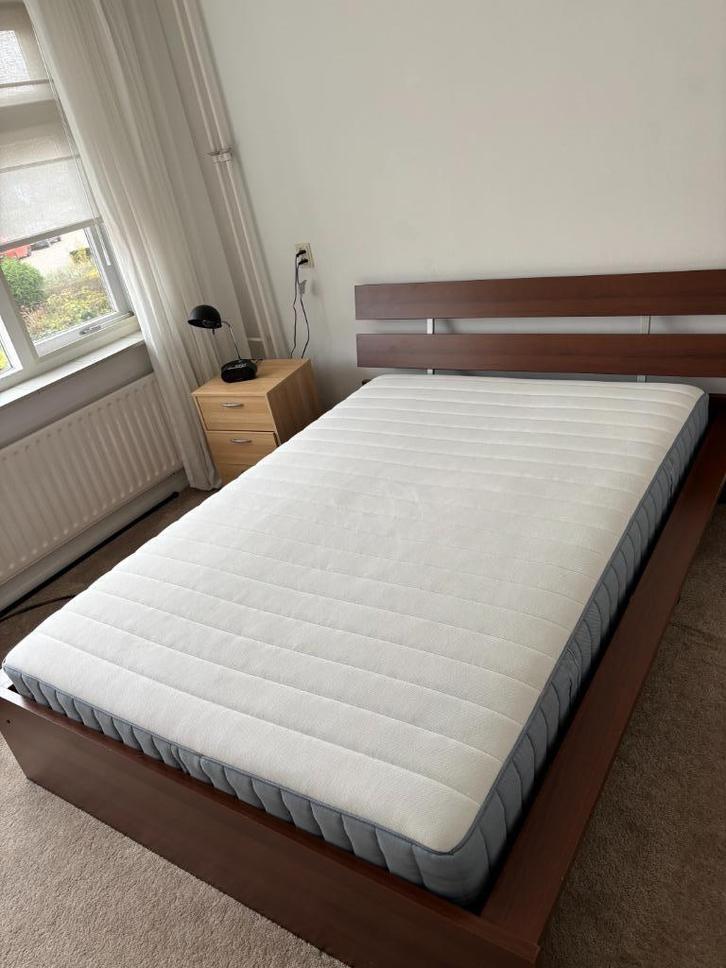 bed 1.40 bij 2.00, Huis en Inrichting, Slaapkamer | Bedden, Gebruikt, Twijfelaar, 140 cm, 200 cm, Hout, Bruin, Ophalen