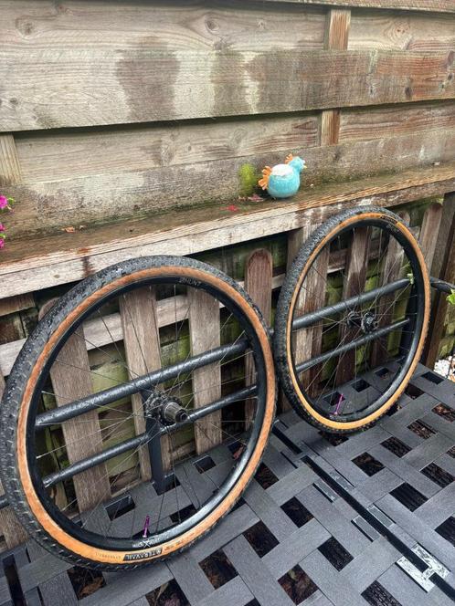 Hunt 650b Gravel Wielen + Teravail Cannonball Tubeless Tires, Fietsen en Brommers, Fietsonderdelen, Zo goed als nieuw, Racefiets