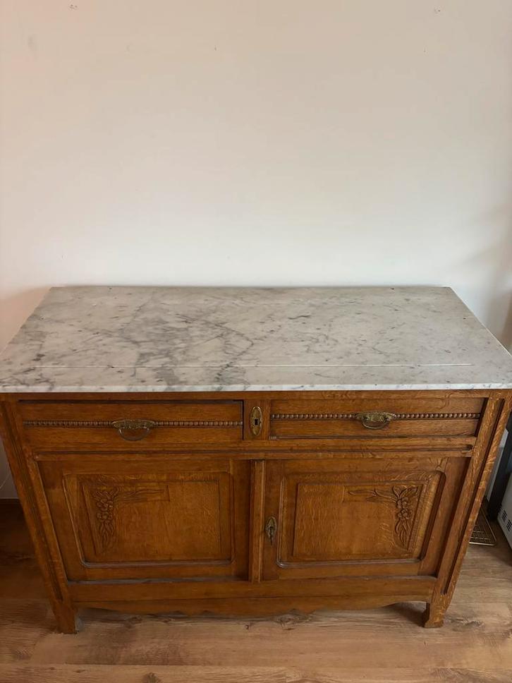 Houten kast met marmeren blad, Huis en Inrichting, Kasten | Dressoirs, Gebruikt, 100 tot 150 cm, 25 tot 50 cm, Met lade(s), Overige houtsoorten