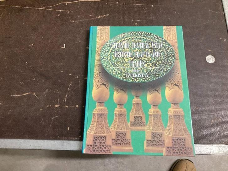 tribal arts Oezbekistan centraal Azië atlas uzbekistan, Antiek en Kunst, Kunst | Niet-Westerse kunst, Ophalen