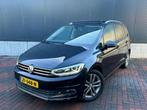 Volkswagen Touran 1.4 TSI Highline Business R * Aut * Pano *, Gebruikt, 4 cilinders, 150 pk, Zwart
