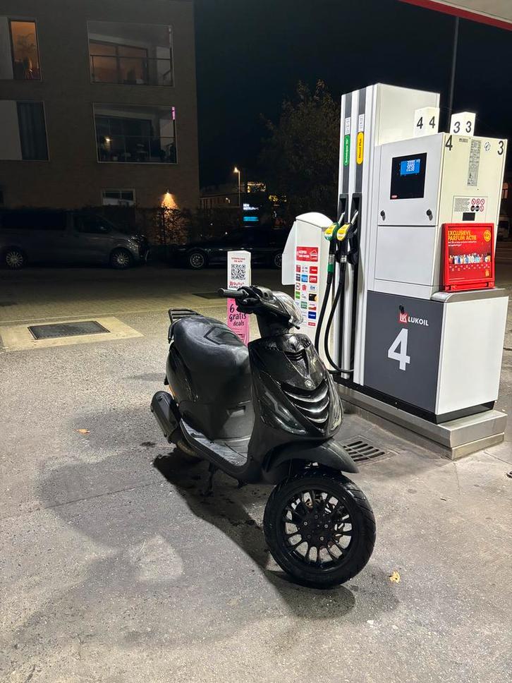 Zip 172cc swing arm (brom of A1), Fietsen en Brommers, Scooters | Piaggio, Zo goed als nieuw, Zip, Maximaal 45 km/u, Tweetakt