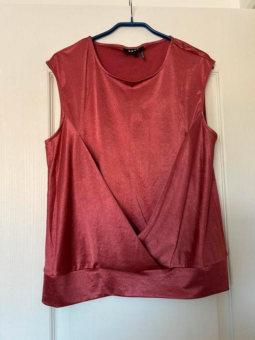 Top van DKNY maat L, Kleding | Dames, Tops, Zo goed als nieuw, Maat 42/44 (L), Overige kleuren, Zonder mouw, Ophalen of Verzenden