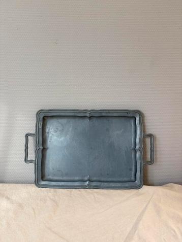 Vintage tinnen dienblad met geschulpte randen l37cm beschikbaar voor biedingen