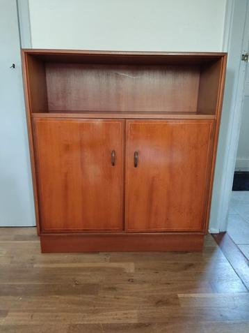 Mooi Vintage Formule Retro Kast beschikbaar voor biedingen
