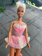 Foam ‘N Color Barbie jurkje 1995, Verzamelen, Poppen, Ophalen of Verzenden, Gebruikt, Kleertjes