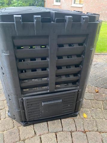 Composteerbak met klep beschikbaar voor biedingen