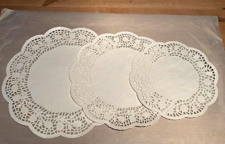 Papieren doilys, Hobby en Vrije tijd, Scrapbooking, Zo goed als nieuw, Versiering of Embellishment, Ophalen of Verzenden