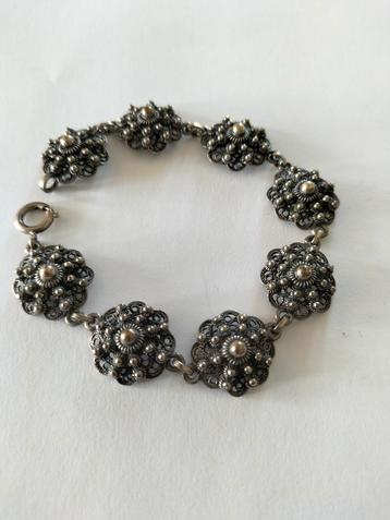 Antieke zilveren Zeeuws knop armband. beschikbaar voor biedingen