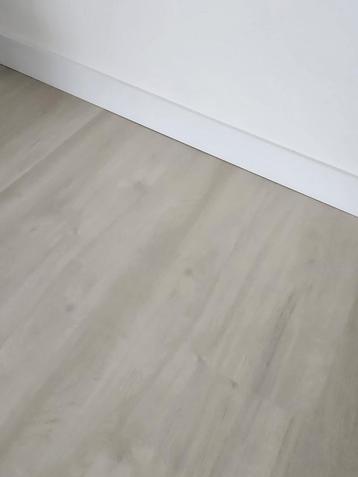 PVC kliklaminaat nieuw, nog in verpakking, beschikbaar voor biedingen