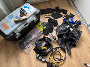 Duikuitrusting voor vrouw beschikbaar voor biedingen
