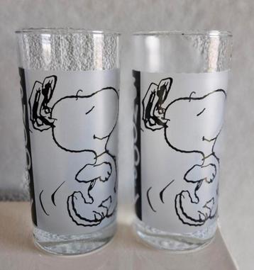 Twee Glazen Snoopy beschikbaar voor biedingen