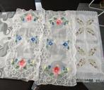 1 tafelloper met paars bloemen en kralen L 80 cm B 40 cm, Huis en Inrichting, Ophalen of Verzenden, Zo goed als nieuw, Rechthoek