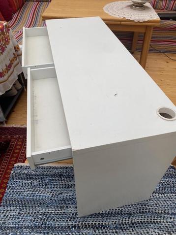 Ikea bureau Micke wit beschikbaar voor biedingen