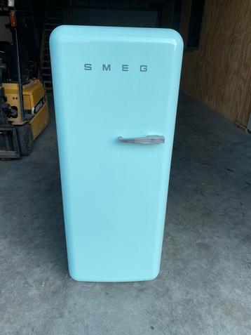Luxe smeg koelvriescombinatie  beschikbaar voor biedingen