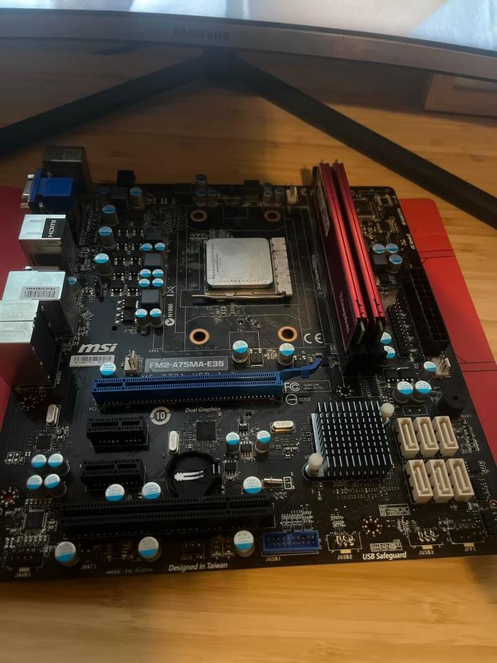 MSI FM2-A75MA-E35 Moederbord, Computers en Software, Moederborden, Gebruikt, AMD, DDR3, Ophalen of Verzenden